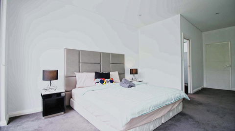 Cozy 5 Bed House In Sydney - Great Ocean Road Tourism 1