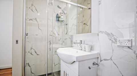 Cozy 5 Bed House In Sydney - Great Ocean Road Tourism 16