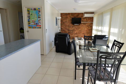 Beach House Holiday Apartments - Great Ocean Road Tourism 8
