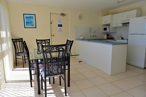 Beach House Holiday Apartments - Great Ocean Road Tourism 11