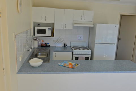Beach House Holiday Apartments - Great Ocean Road Tourism 6