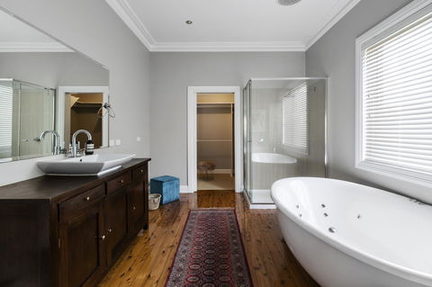 The Spa Cottage With HotTub, Netflix & Stan - Great Ocean Road Tourism 12