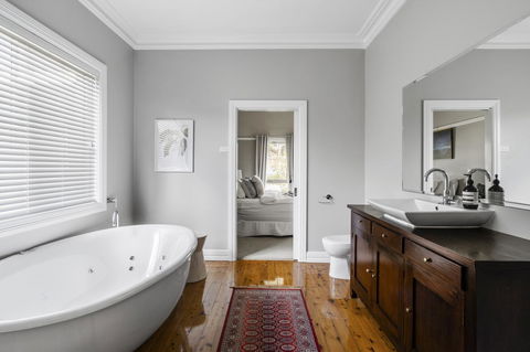 The Spa Cottage With HotTub, Netflix & Stan - Great Ocean Road Tourism 11