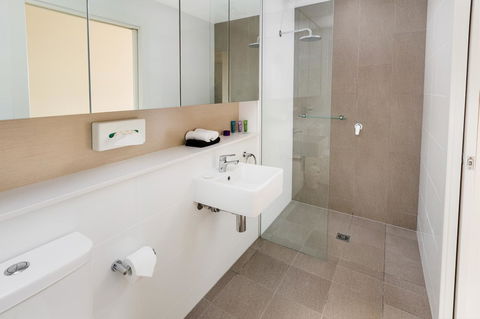 Hamilton Executive Apartments - Great Ocean Road Tourism 38