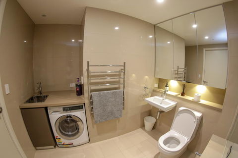 Olympic Park Sunshine 2 Bedrooms Apts With Private Parking - Great Ocean Road Tourism 16