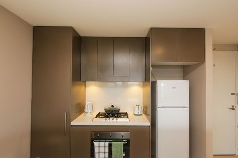 Olympic Park Sunshine 2 Bedrooms Apts With Private Parking - Great Ocean Road Tourism 7