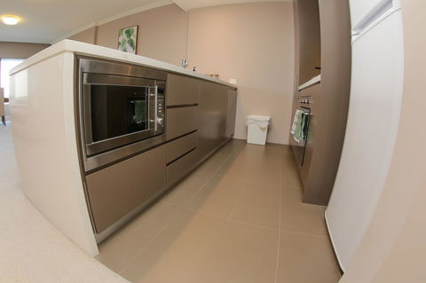 Olympic Park Sunshine 2 Bedrooms Apts With Private Parking - Great Ocean Road Tourism 8