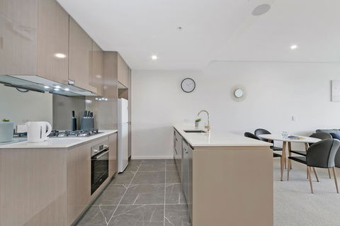 Stylish And Neat Two Bed Apartment In Wentworth Point - Great Ocean Road Tourism 5