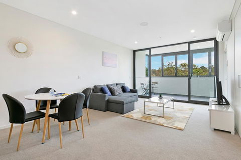 Stylish And Neat Two Bed Apartment In Wentworth Point - Great Ocean Road Tourism 4