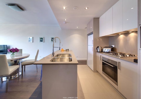 Zara Tower â€“ Luxury Suites And Apartments - Great Ocean Road Tourism 32