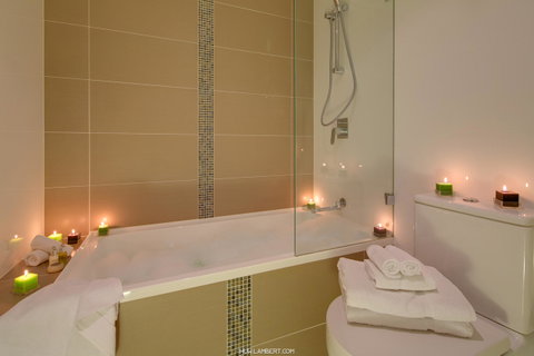 Zara Tower â€“ Luxury Suites And Apartments - Great Ocean Road Tourism 15