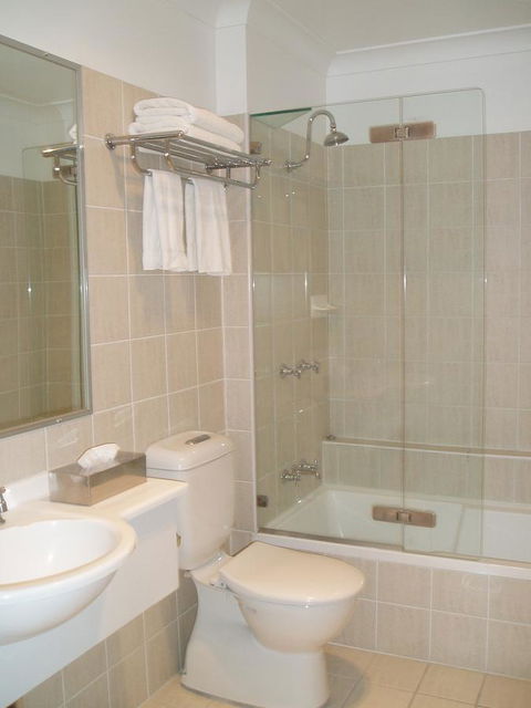 Carlyle Suites & Apartments - Great Ocean Road Tourism 22