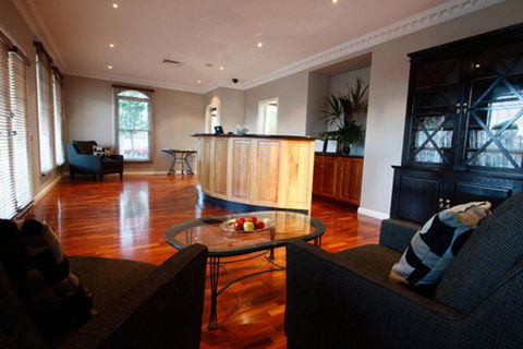 Carlyle Suites & Apartments - Great Ocean Road Tourism 1