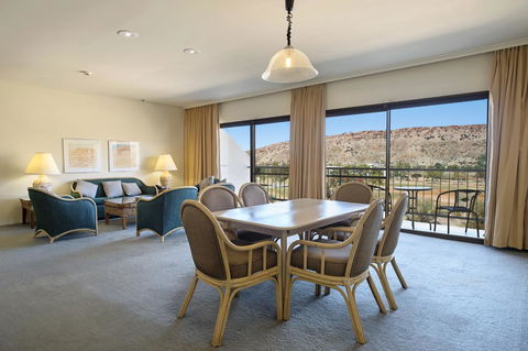 DoubleTree By Hilton Alice Springs - Great Ocean Road Tourism 11