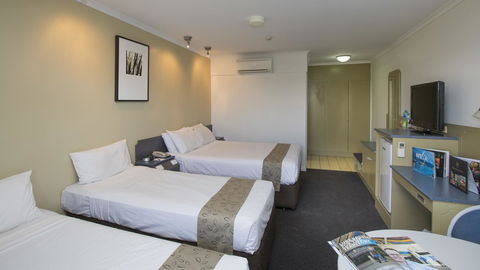 Stay At Alice Springs Hotel - Great Ocean Road Tourism 5