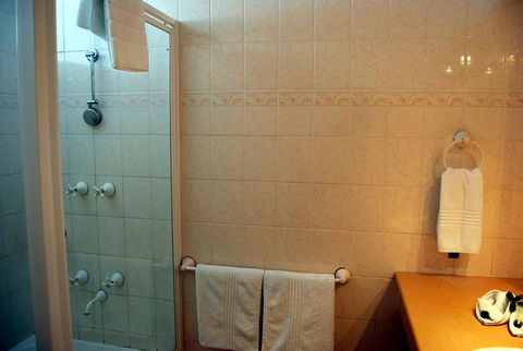 Stay At Alice Springs Hotel - Great Ocean Road Tourism 26