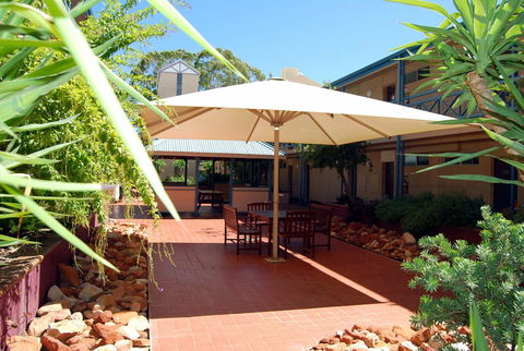 Stay At Alice Springs Hotel - Great Ocean Road Tourism 8
