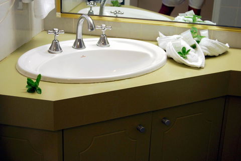 Stay At Alice Springs Hotel - Great Ocean Road Tourism 23