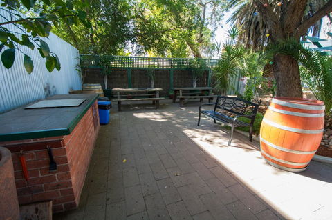 Elkira Court Motel - Great Ocean Road Tourism 1