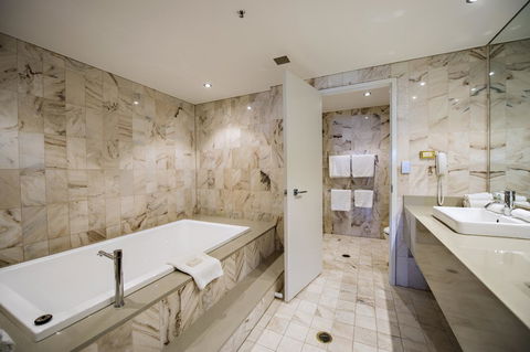 Hilton Darwin - Great Ocean Road Tourism 35