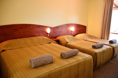 Erldunda Desert Oaks Resort - Great Ocean Road Tourism 38