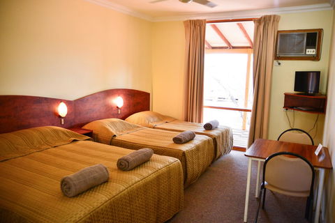 Erldunda Desert Oaks Resort - Great Ocean Road Tourism 37