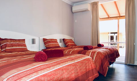 Erldunda Desert Oaks Resort - Great Ocean Road Tourism 12