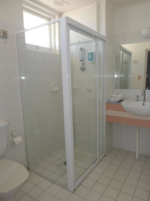 Golden Sands Motor Inn - Great Ocean Road Tourism 27