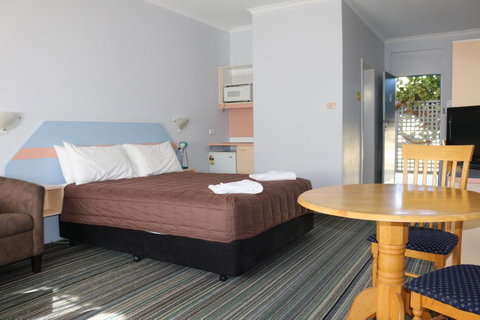Golden Sands Motor Inn - Great Ocean Road Tourism 24