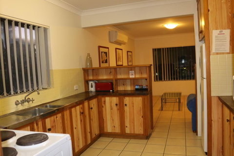 Golden Sands Motor Inn - Great Ocean Road Tourism 7
