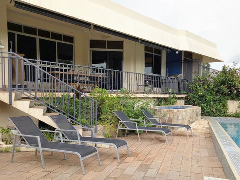 Arafura Blue - Great Ocean Road Tourism 25