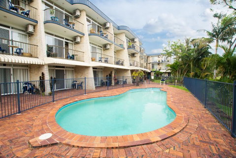 Bombora Resort - Coolangatta - Great Ocean Road Tourism 0