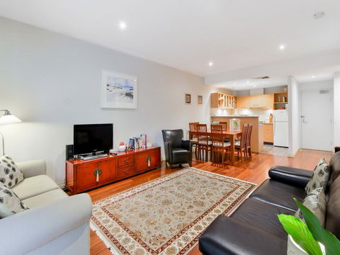 Boutique Stays - River Boulevard, Richmond Apartment - Great Ocean Road Tourism 3