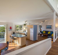 Breeze in Mollymook Beach - Great Ocean Road Tourism