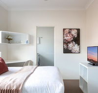 Bright Studio Steps from Westmead Hospital - Great Ocean Road Tourism