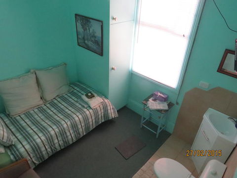 Bristol House Accommodation - Great Ocean Road Tourism 3