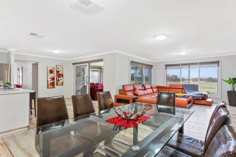 Bulla Hill Villas - Melbourne Airport - Great Ocean Road Tourism 1