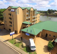 Burnett Riverside Hotel - Great Ocean Road Tourism