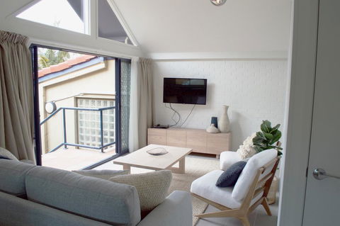 Byron Bay Beachfront Apartments - Great Ocean Road Tourism 1