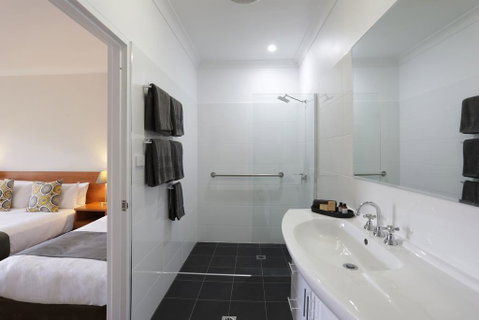 Cadman Motor Inn And Apartments - Great Ocean Road Tourism 3