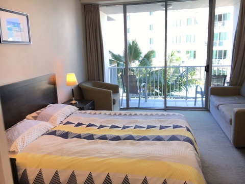 Cairns Esplanade 2 Bed 2 Bath Resort Hotel - Great Ocean Road Tourism 1