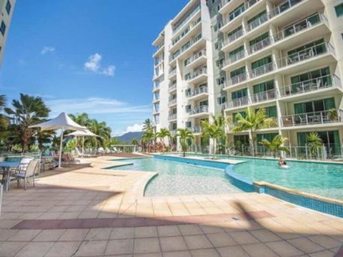 Cairns Esplanade 2 Bed 2 Bath Resort Hotel - Great Ocean Road Tourism 0