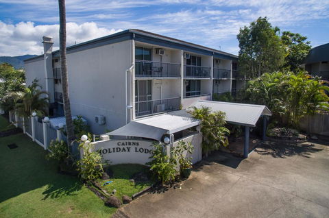 Cairns Holiday Lodge - Great Ocean Road Tourism 1