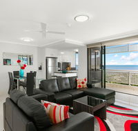 Cairns Luxury Seafront Apartment - Great Ocean Road Tourism