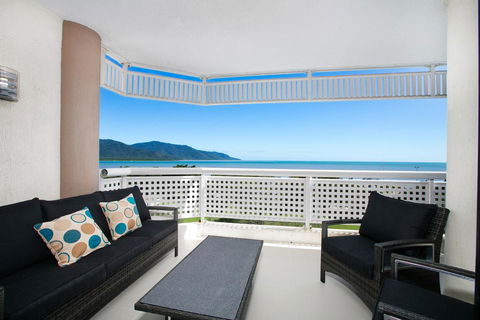 Cairns Luxury Waterfront Apartment - Great Ocean Road Tourism 3