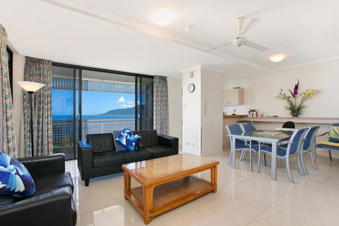 Cairns Ocean View Apartment - Great Ocean Road Tourism 3