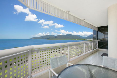 Cairns Ocean View Apartment - Great Ocean Road Tourism 0