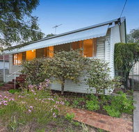Camellia Cottage - PET FRIENDLY - Kwinana - Great Ocean Road Tourism