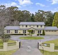 Camelot - superbly proportioned and ideally located - Great Ocean Road Tourism