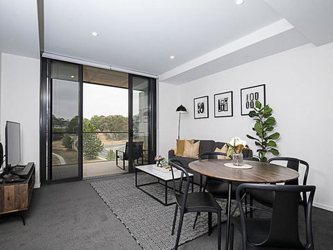 CANBERRA CHIC-hosted By:L'Abode Accommodation - Great Ocean Road Tourism 0